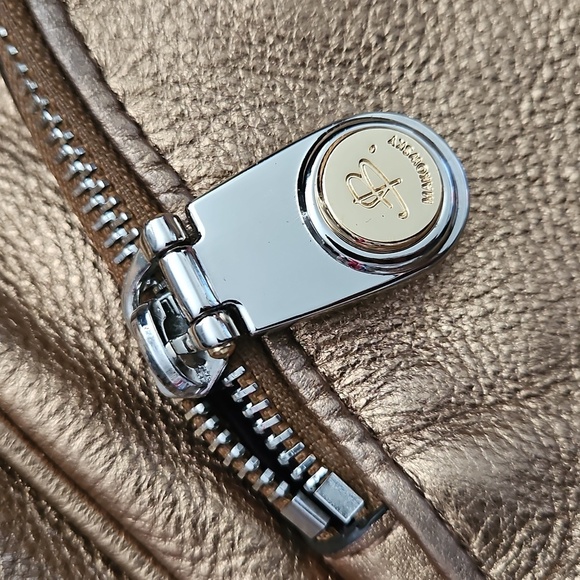 B. Makowsky Pewter Gold Metallic Leather Bag Purse Satchel Handles - Picture 11 of 13